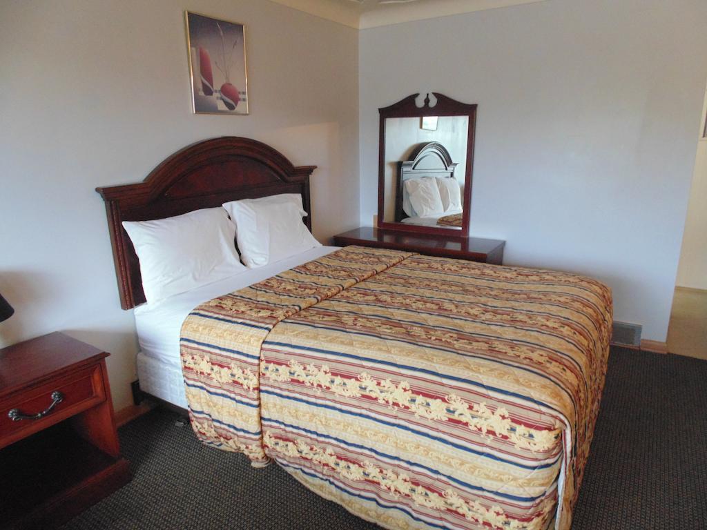 Capri Motel Port Colborne Room photo
